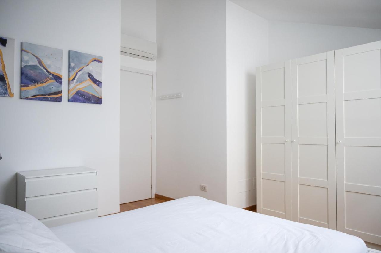 דירות מילאנו Trilocale Zona Farini/Isola מראה חיצוני תמונה